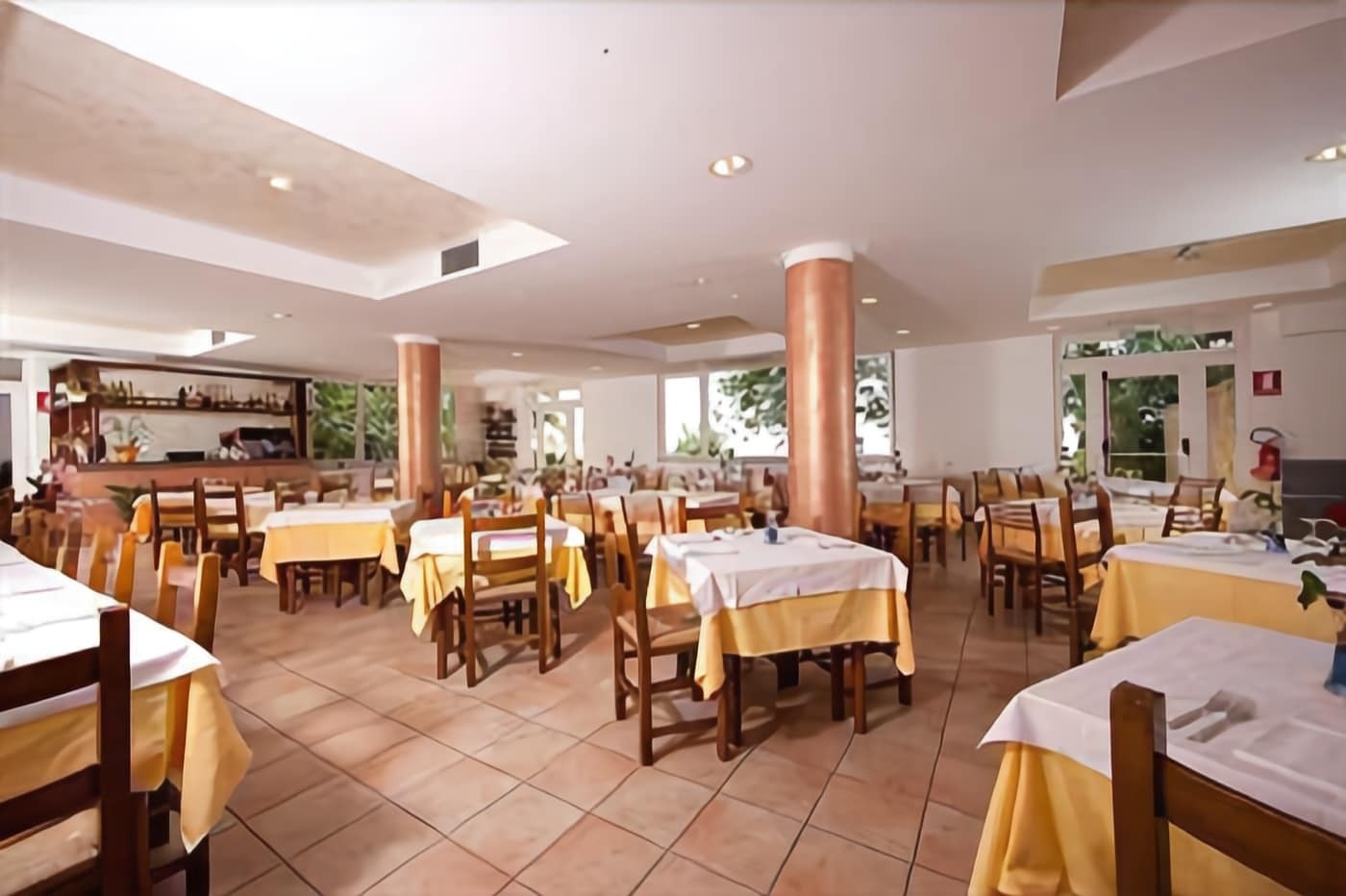 Hotel Gambrinus Аббадиа Сан Сальваторе Экстерьер фото
