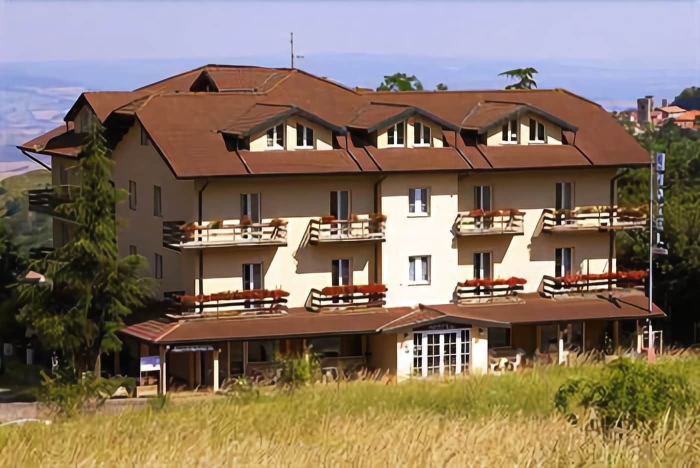 Hotel Gambrinus Аббадиа Сан Сальваторе Экстерьер фото